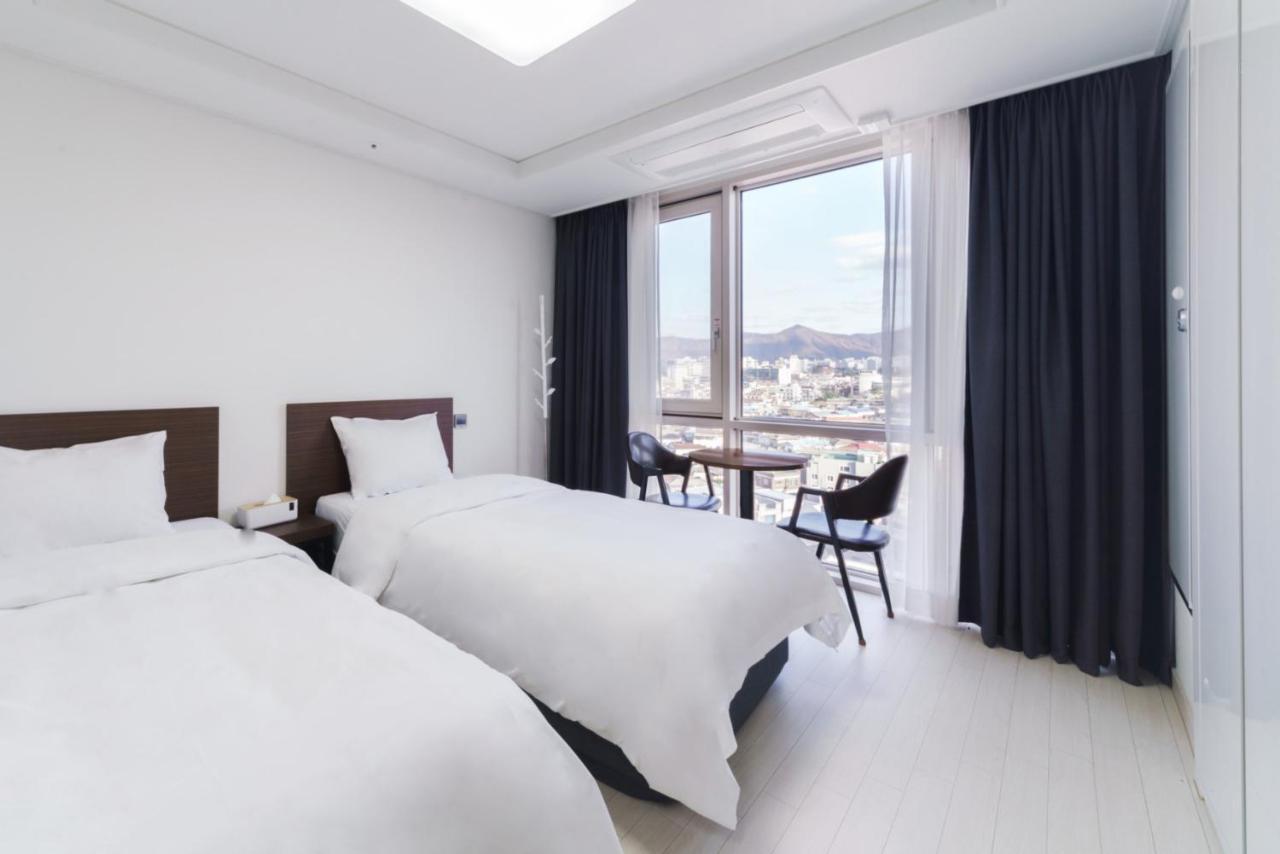 The Venezia Suite Hotel Chuncheon Exterior photo